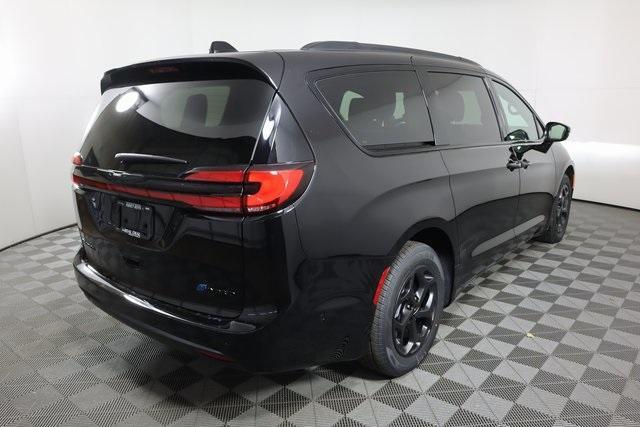 new 2025 Chrysler Pacifica Hybrid car, priced at $44,780