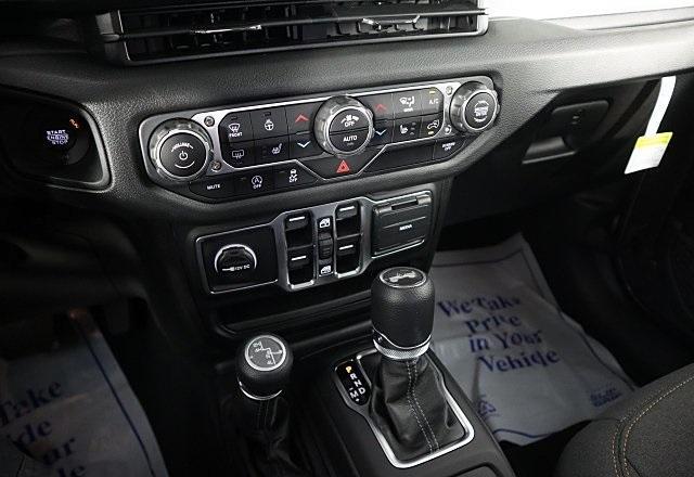 new 2025 Jeep Wrangler car, priced at $46,628
