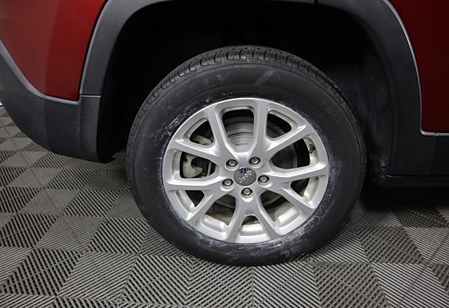 used 2014 Jeep Cherokee car, priced at $10,495