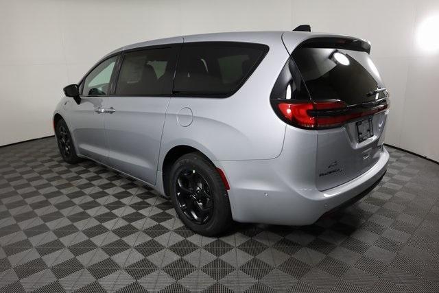 new 2023 Chrysler Pacifica Hybrid car, priced at $44,495