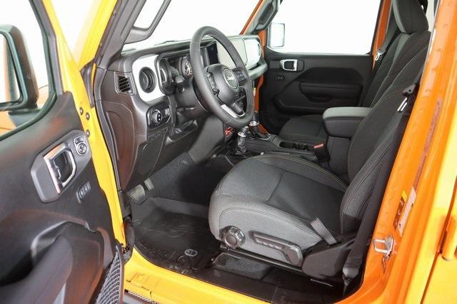 new 2025 Jeep Gladiator car, priced at $47,297