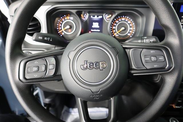 new 2025 Jeep Gladiator car, priced at $42,286