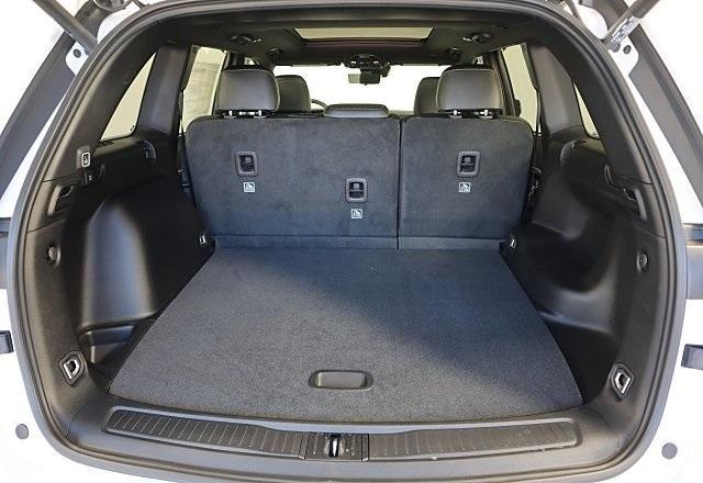 new 2025 Jeep Grand Cherokee car, priced at $50,062