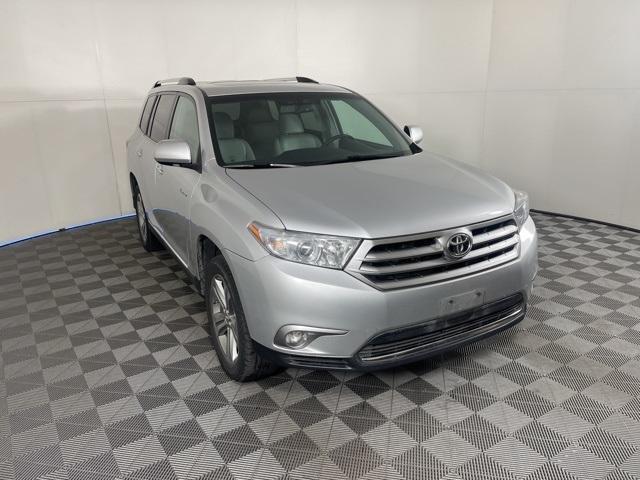 used 2013 Toyota Highlander car, priced at $18,495