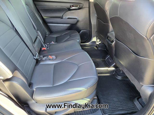 used 2021 Toyota Highlander Hybrid car, priced at $34,897