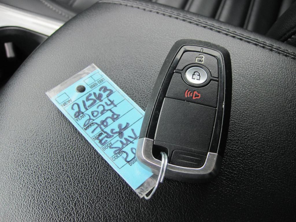 used 2024 Ford Edge car, priced at $26,950
