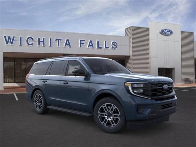 new 2025 Ford Expedition car, priced at $67,624