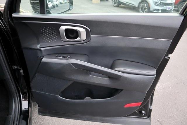used 2024 Kia Sorento car, priced at $25,897