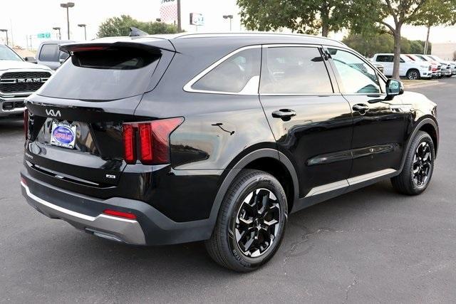 used 2024 Kia Sorento car, priced at $25,897