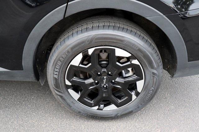 used 2024 Kia Sorento car, priced at $25,897