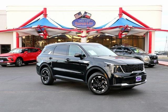 used 2024 Kia Sorento car, priced at $25,897