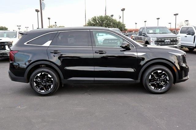 used 2024 Kia Sorento car, priced at $25,897