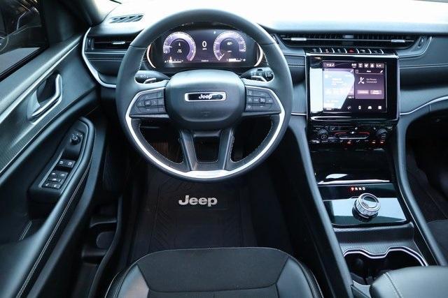 used 2024 Jeep Grand Cherokee car, priced at $34,986