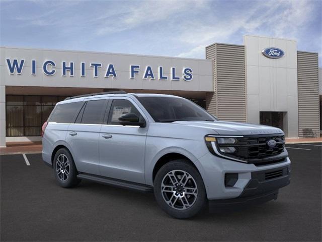 new 2025 Ford Expedition car, priced at $69,725