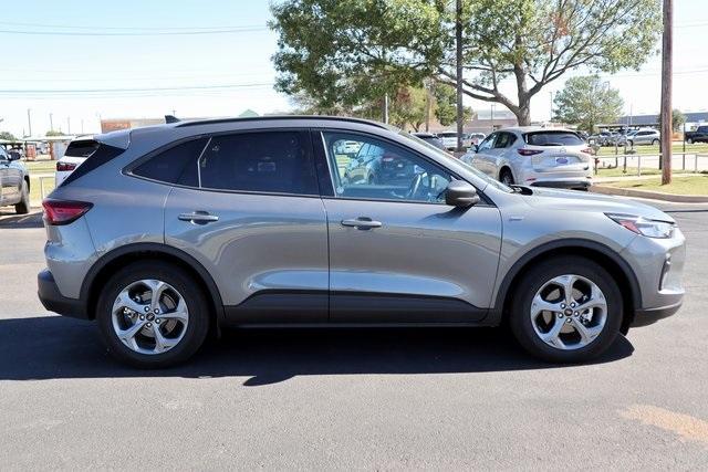 used 2025 Ford Escape car, priced at $25,151