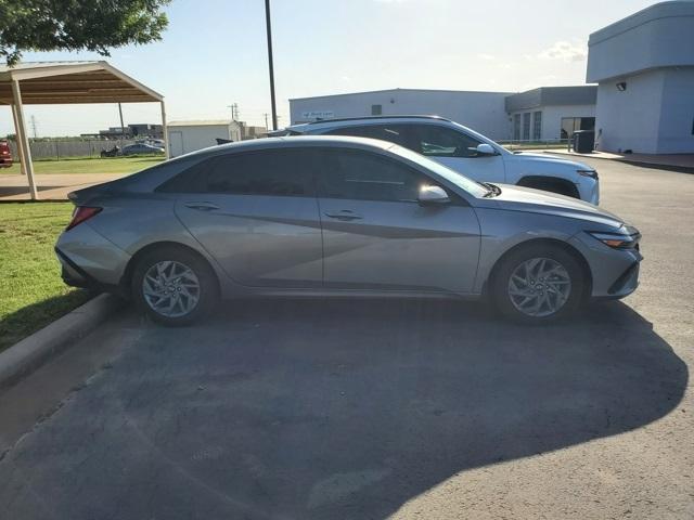 used 2024 Hyundai Elantra car