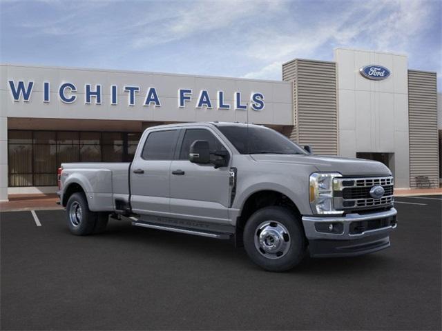 new 2025 Ford F-350 car, priced at $62,126