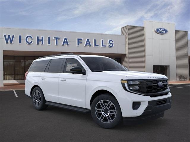 new 2025 Ford Expedition car, priced at $66,704