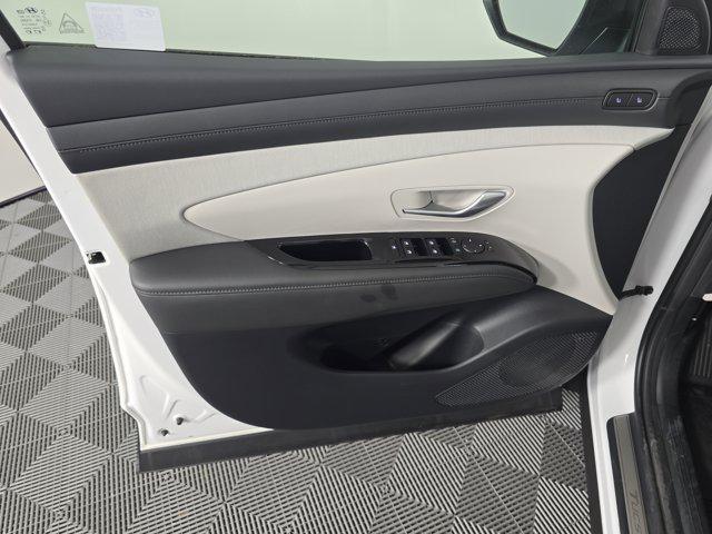 new 2025 Hyundai TUCSON Hybrid car, priced at $42,505