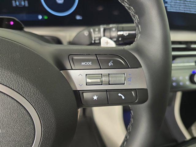 new 2025 Hyundai TUCSON Hybrid car, priced at $42,505