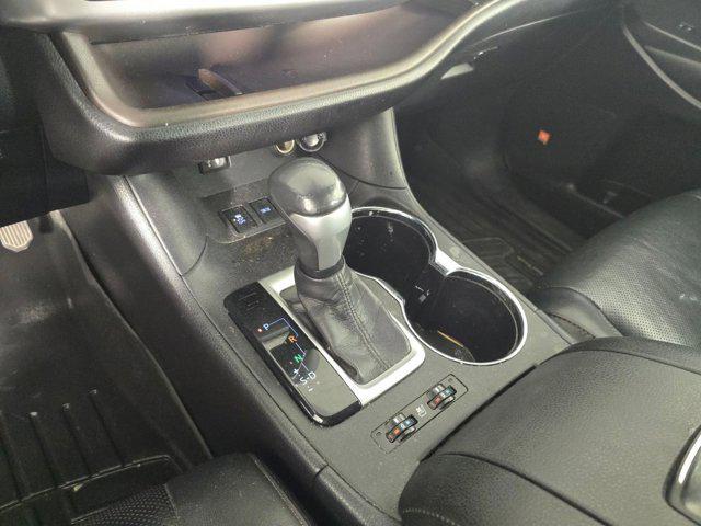 used 2015 Toyota Highlander car, priced at $14,999