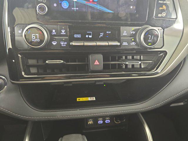 used 2023 Toyota Highlander car, priced at $36,999