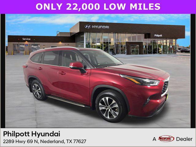 used 2022 Toyota Highlander car, priced at $36,998