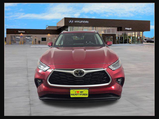 used 2022 Toyota Highlander car, priced at $36,998