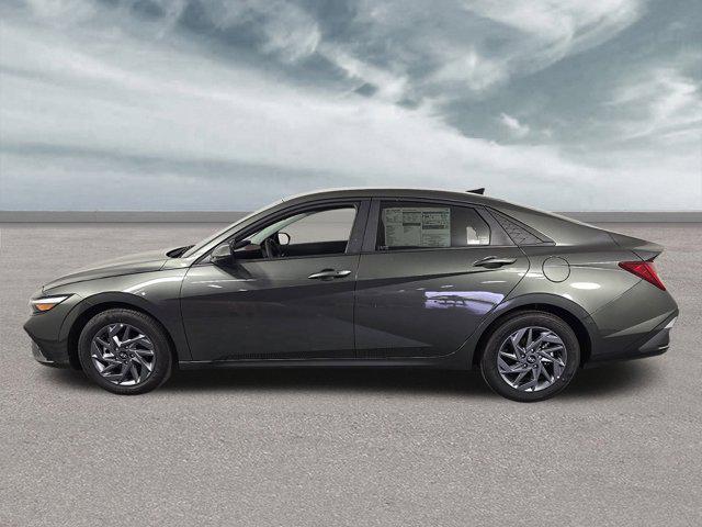 new 2024 Hyundai Elantra HEV car, priced at $27,192