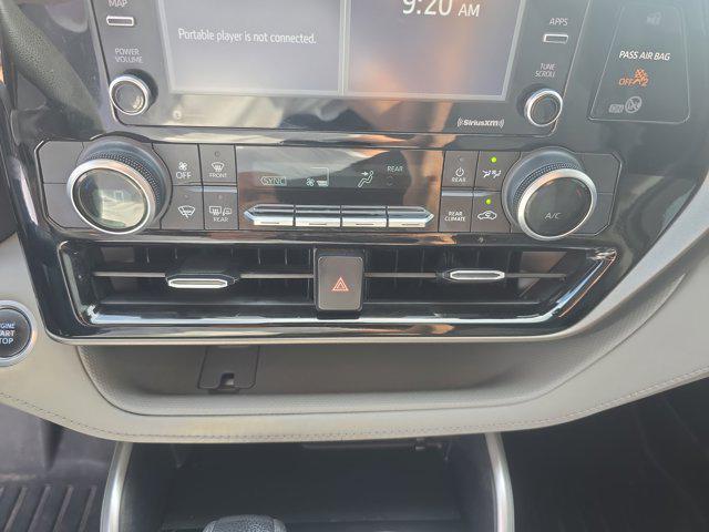 used 2021 Toyota Highlander car, priced at $26,999