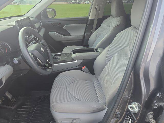 used 2021 Toyota Highlander car, priced at $26,999