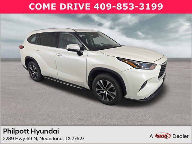 used 2021 Toyota Highlander car, priced at $28,987