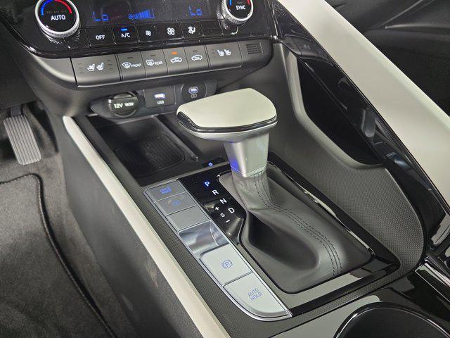 new 2025 Hyundai Elantra car, priced at $30,656