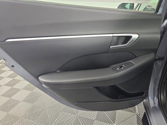 new 2025 Hyundai Sonata Hybrid car, priced at $32,187