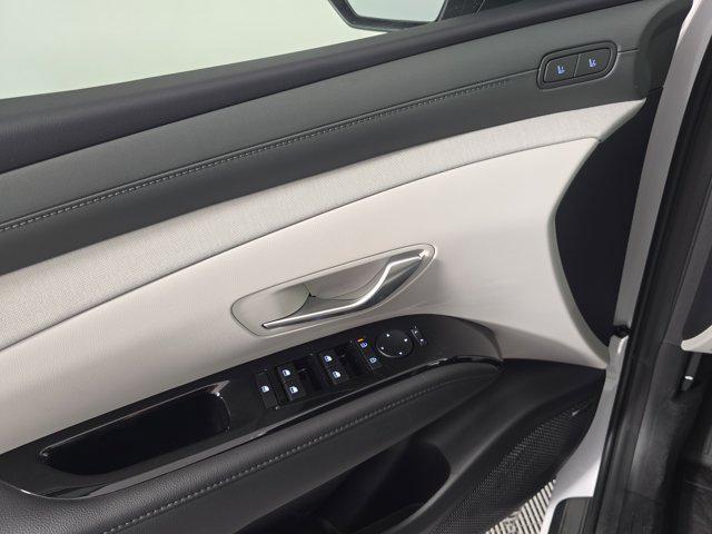new 2025 Hyundai TUCSON Hybrid car, priced at $42,411