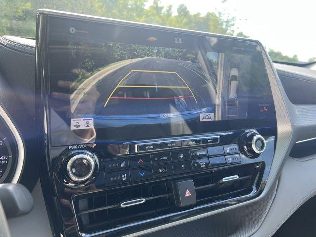 used 2021 Toyota Highlander Hybrid car, priced at $38,624