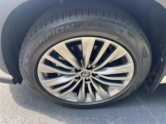 used 2021 Toyota Highlander Hybrid car, priced at $38,624