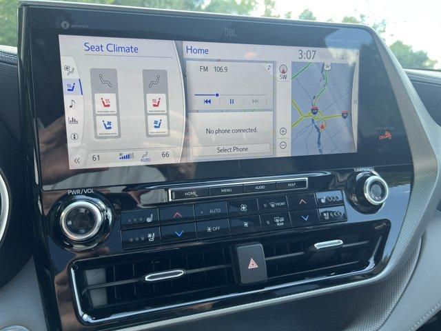 used 2021 Toyota Highlander Hybrid car, priced at $38,624