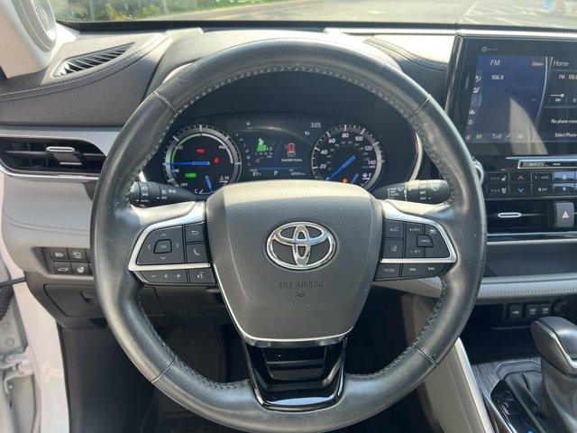 used 2021 Toyota Highlander Hybrid car, priced at $38,624