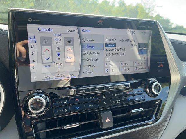 used 2021 Toyota Highlander Hybrid car, priced at $38,624