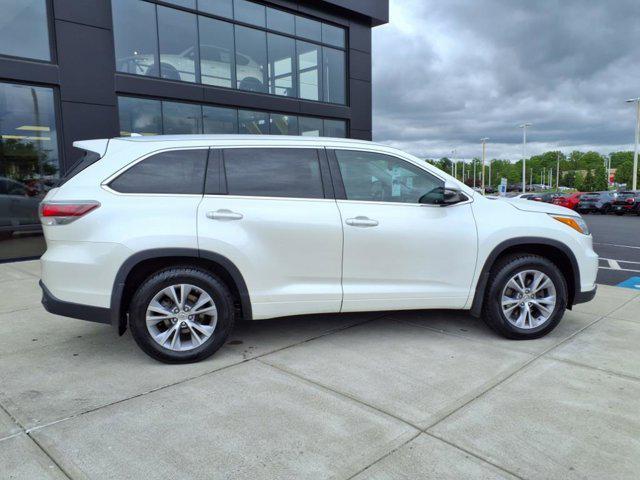 used 2015 Toyota Highlander car, priced at $18,344