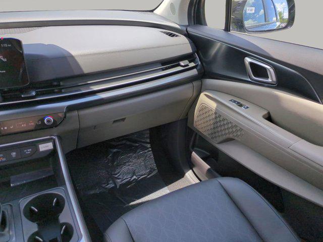 new 2025 Kia Carnival car, priced at $37,631