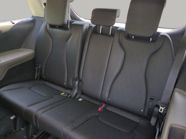 new 2026 Kia Carnival Hybrid car, priced at $42,646