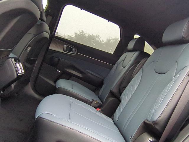new 2025 Kia Sorento Hybrid car, priced at $45,210