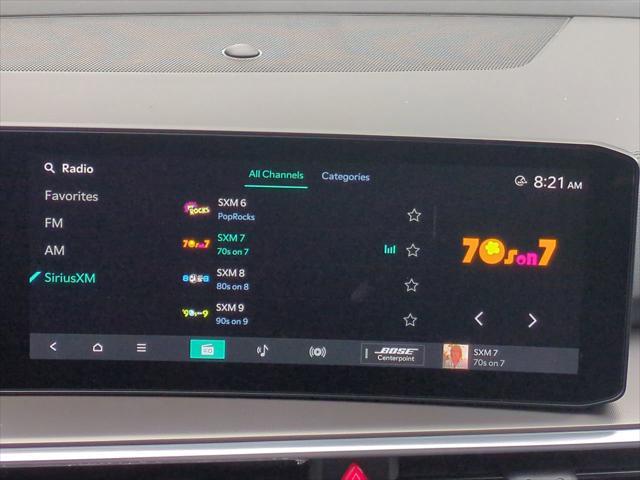 new 2025 Kia Sorento Hybrid car, priced at $45,210