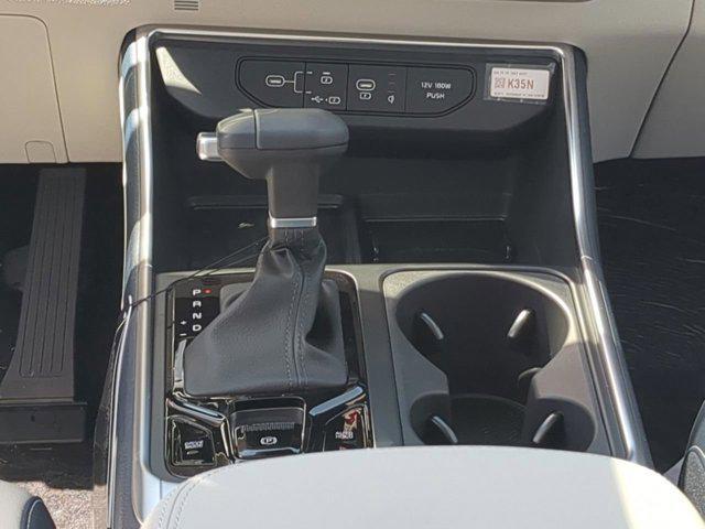 new 2025 Kia Carnival car, priced at $51,426