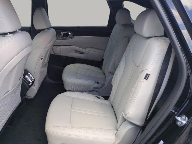 new 2025 Kia Sorento Hybrid car, priced at $45,617