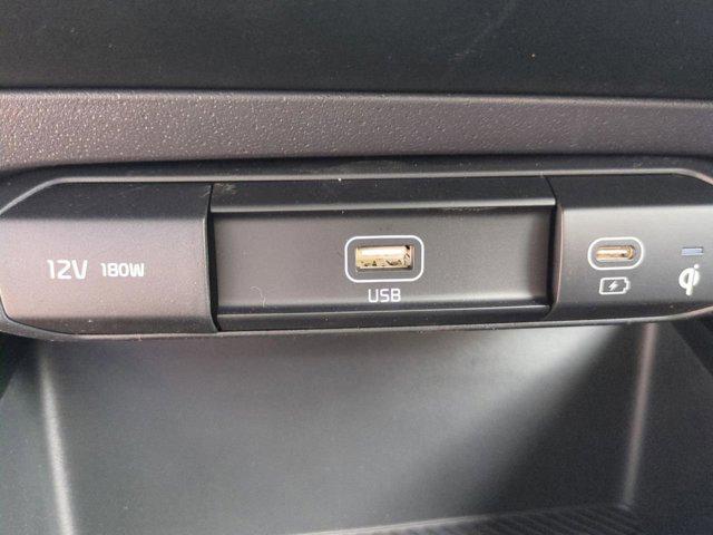 new 2025 Kia Niro car, priced at $30,198