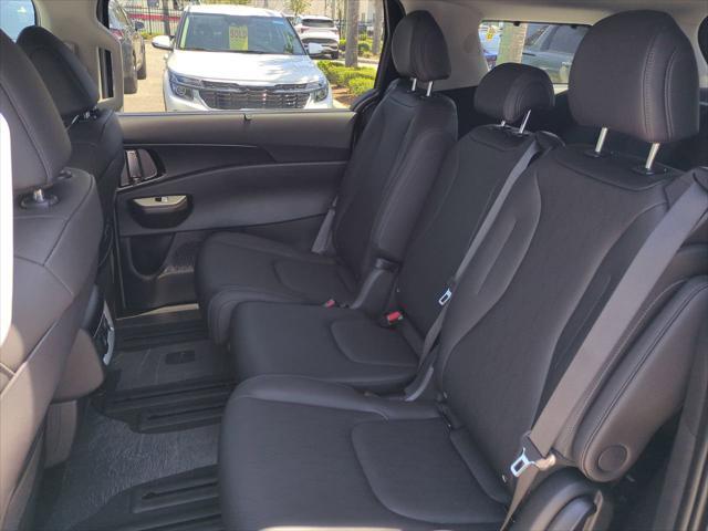 new 2025 Kia Carnival Hybrid car, priced at $48,686