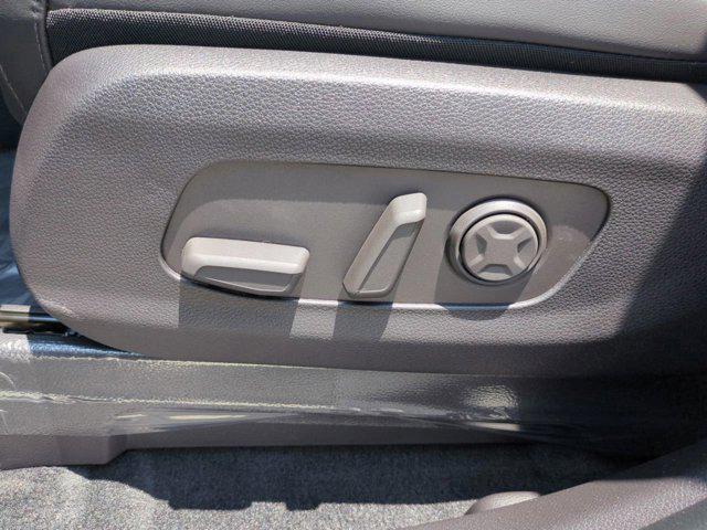 new 2025 Kia Carnival car, priced at $39,699